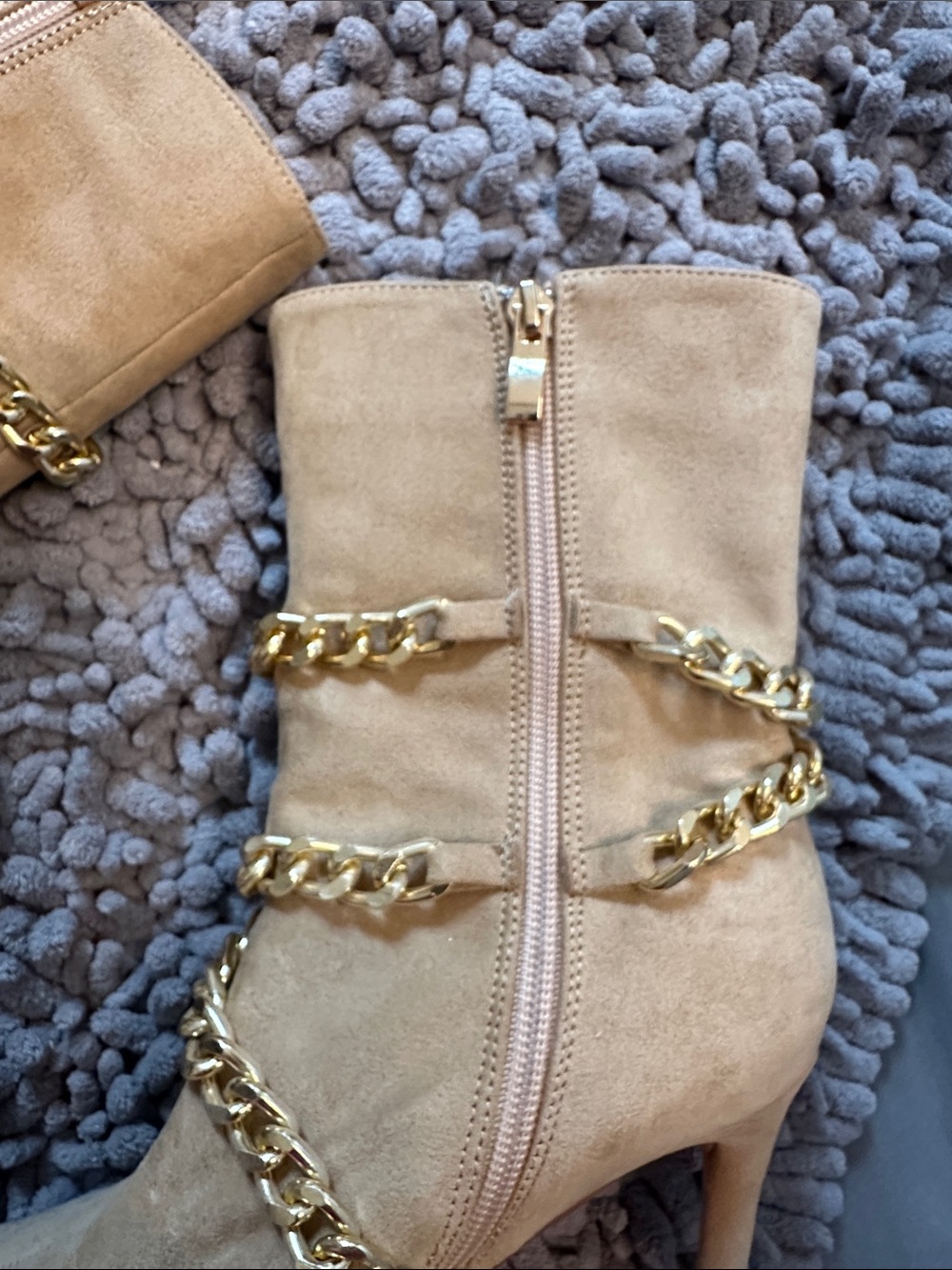 Source Unknown Tan Pointed-Toe Stiletto Booties with Gold Chain - Picture 4 of 4